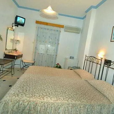 Blue Sky סנטוריני