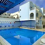 Blue Sky Hotel Fira (Santorini)