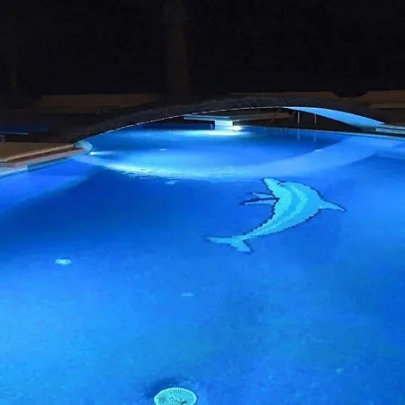 فندق Blue Sky ثيرا