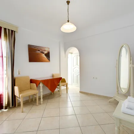 فندق Blue Sky ثيرا