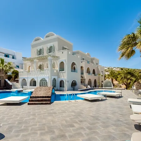 Blue Sky 4* Fira (Santorini)