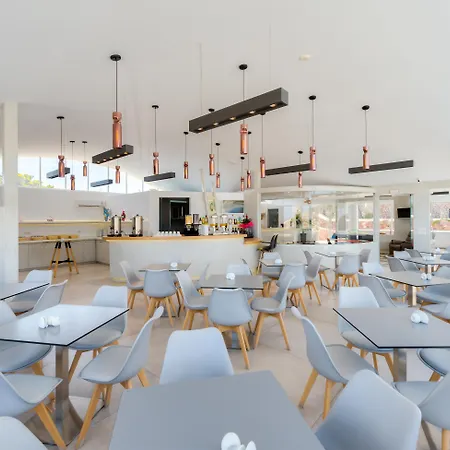 Blue Sky فندق ثيرا