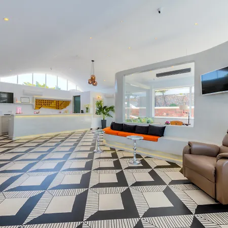 Blue Sky 4* ثيرا