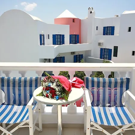 Blue Sky فندق ثيرا