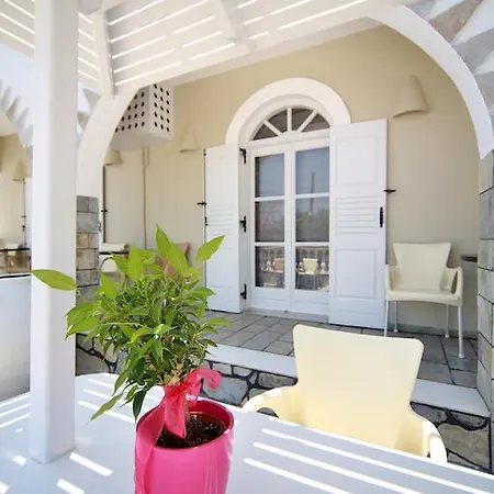 Blue Sky 4* Fira (Santorini)