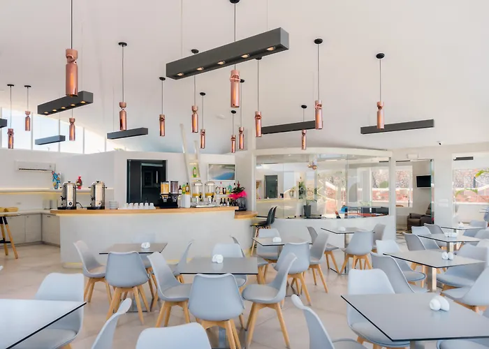 Blue Sky Hotel Fira (Santorini)