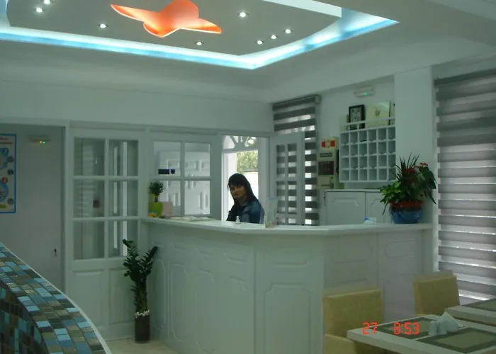 Blue Sky Hotel Fira (Santorini)